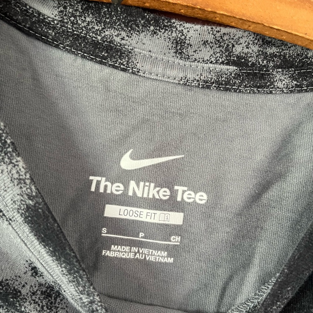 Nike tee - Picture 4 of 5